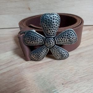 Silpada Brown Italian Leather Daisy Flower Buckle Belt Size Large.